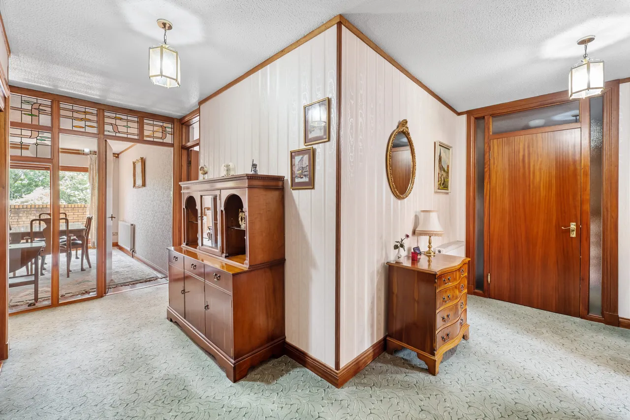 Larchfield Court, Newton Mearns, photo 10