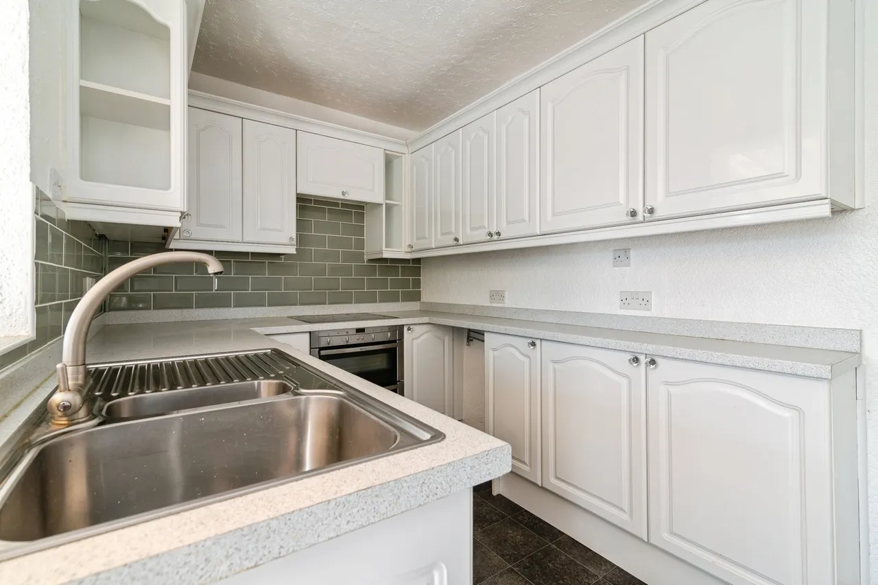 Sandy Lane, Hucknall, Nottingham, Nottinghamshire, NG15, photo 4