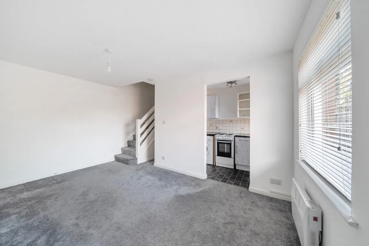 Charming One-Bedroom Mews, UB5, photo 10