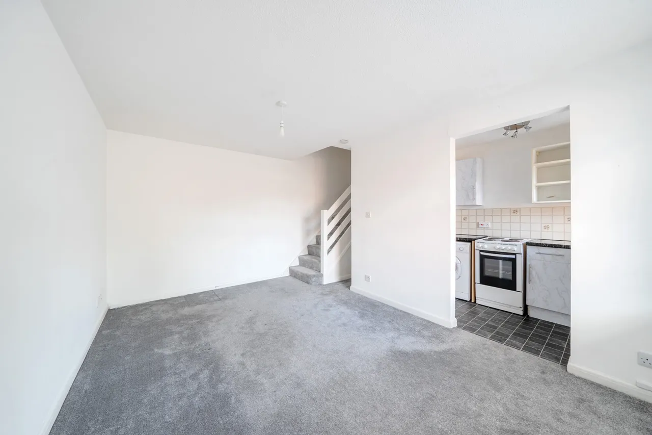 Charming One-Bedroom Mews, UB5, photo 2