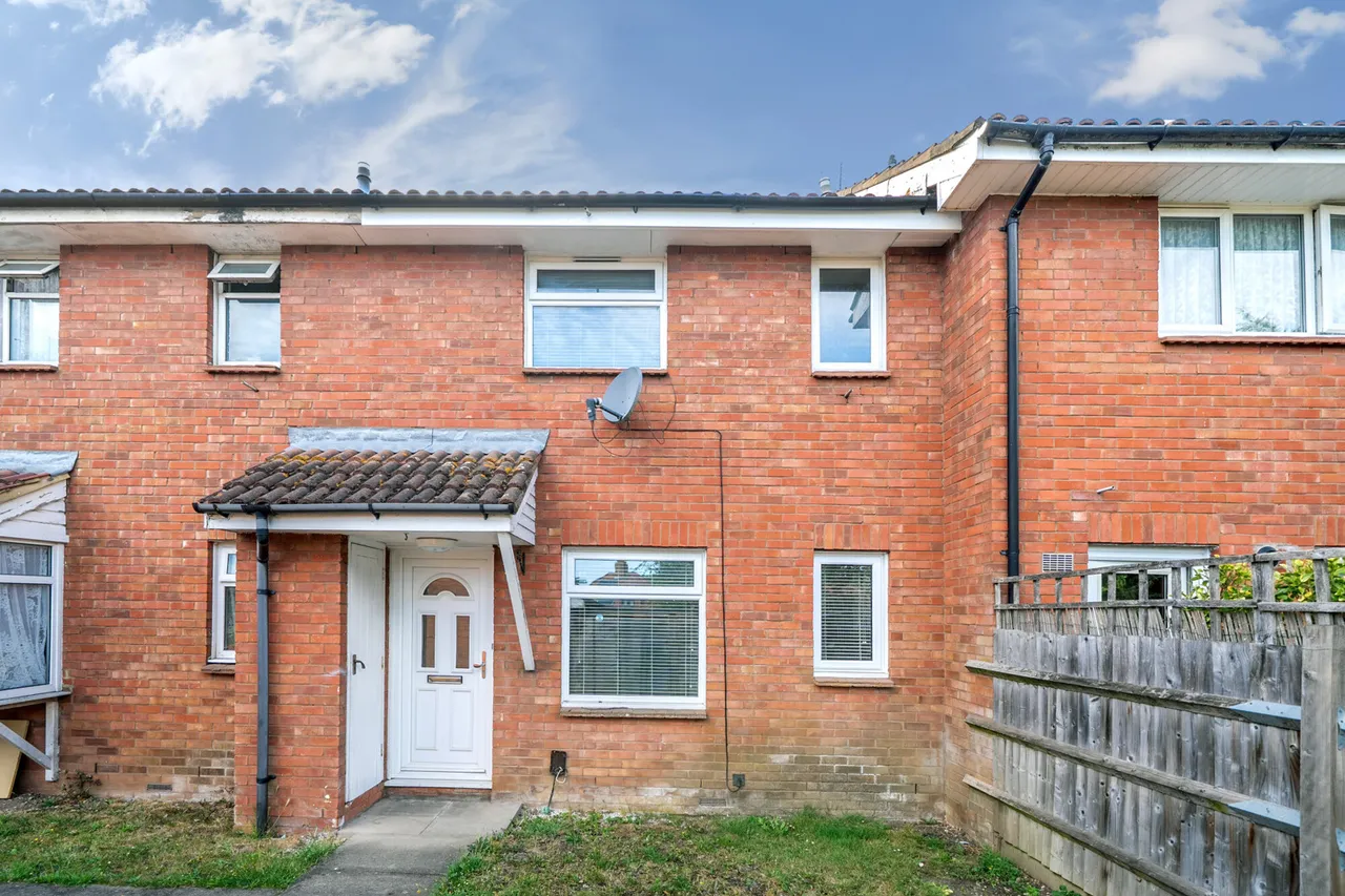 1 bed house for sale, Charming One-Bedroom Mews, UB5