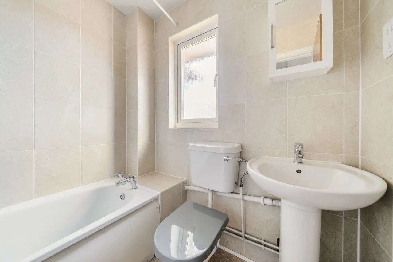Charming One-Bedroom Mews, UB5, photo 7