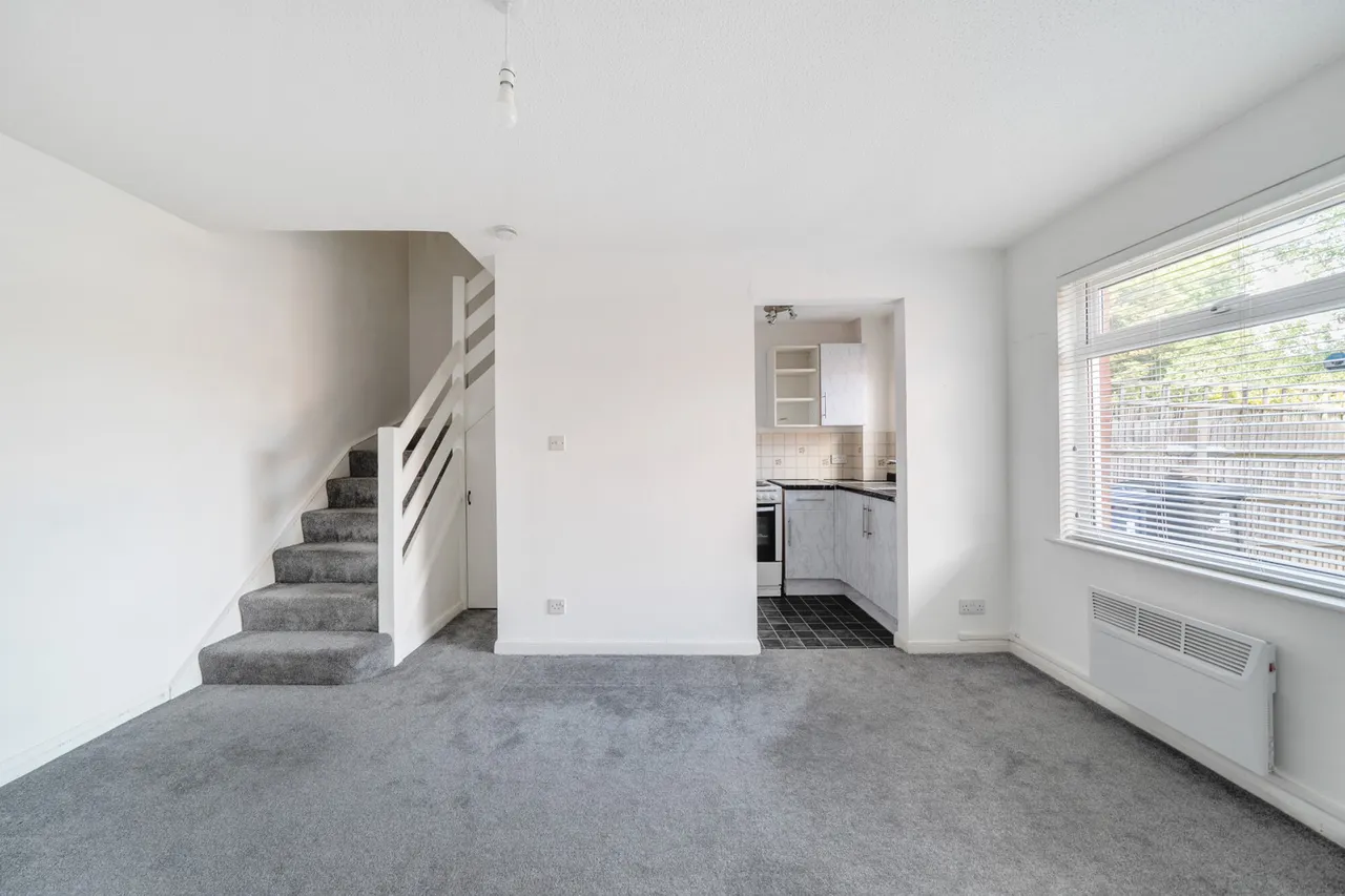 Charming One-Bedroom Mews, UB5, photo 13