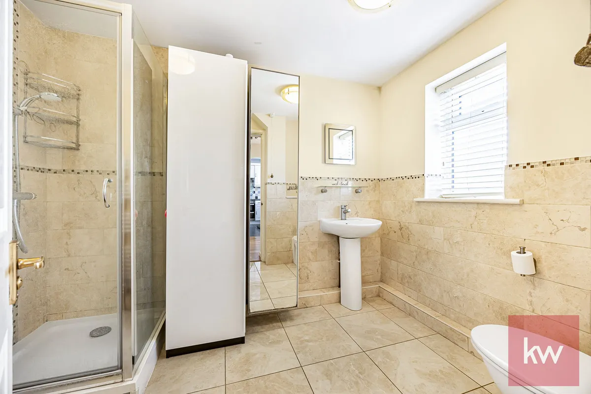Slough, SL1, photo 10