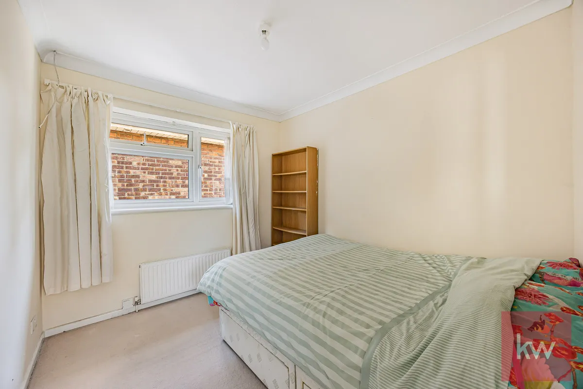 Slough, SL1, photo 14