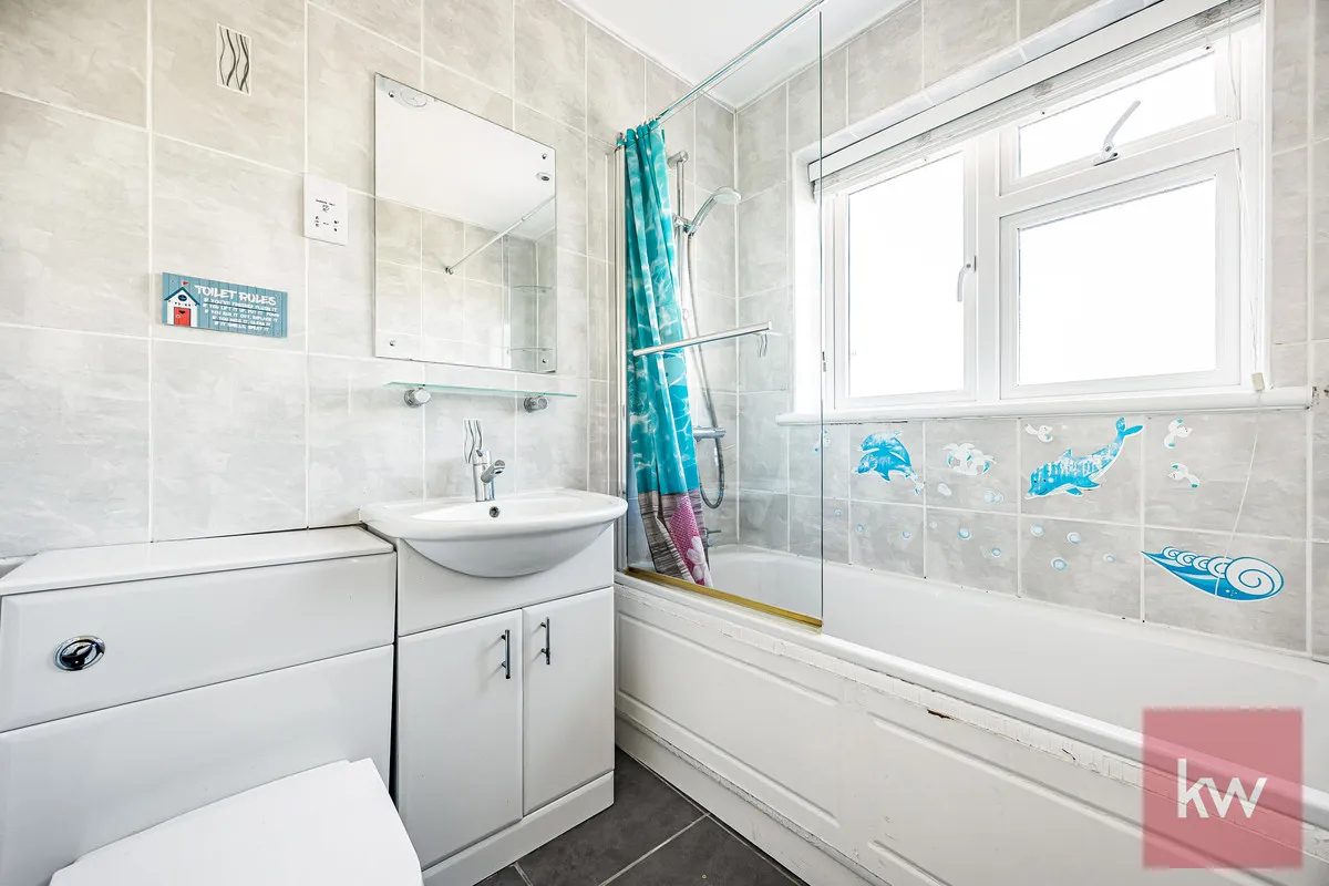 Slough, SL1, photo 15
