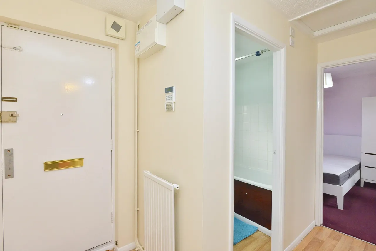 Clay Hill, Two Mile Ash, Milton Keynes, Buckinghamshire, MK8, photo 6