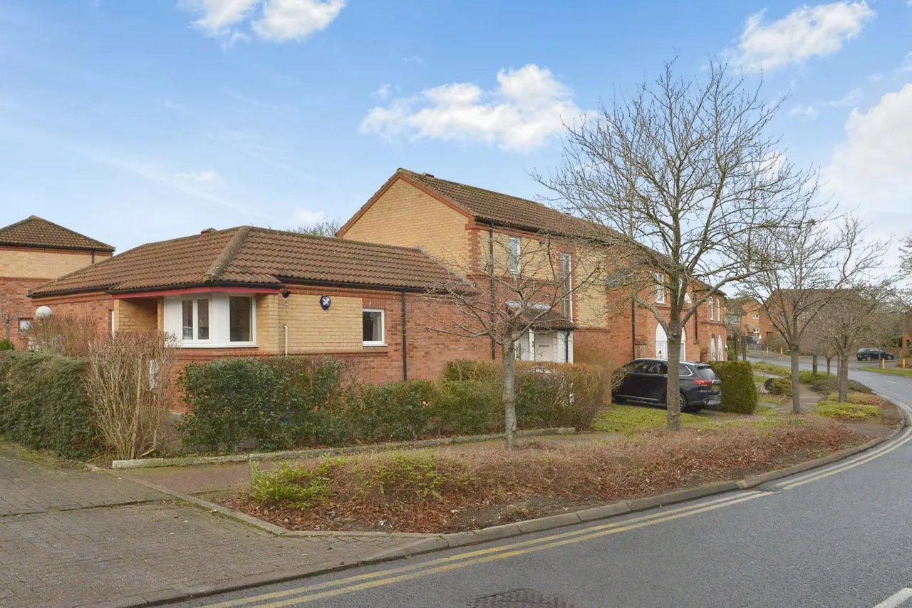 Clay Hill, Two Mile Ash, Milton Keynes, Buckinghamshire, MK8, photo 2