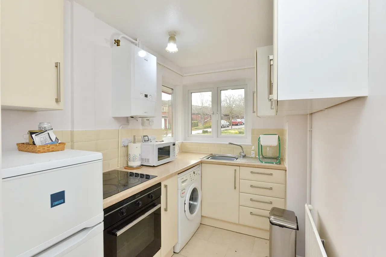 Clay Hill, Two Mile Ash, Milton Keynes, Buckinghamshire, MK8, photo 5