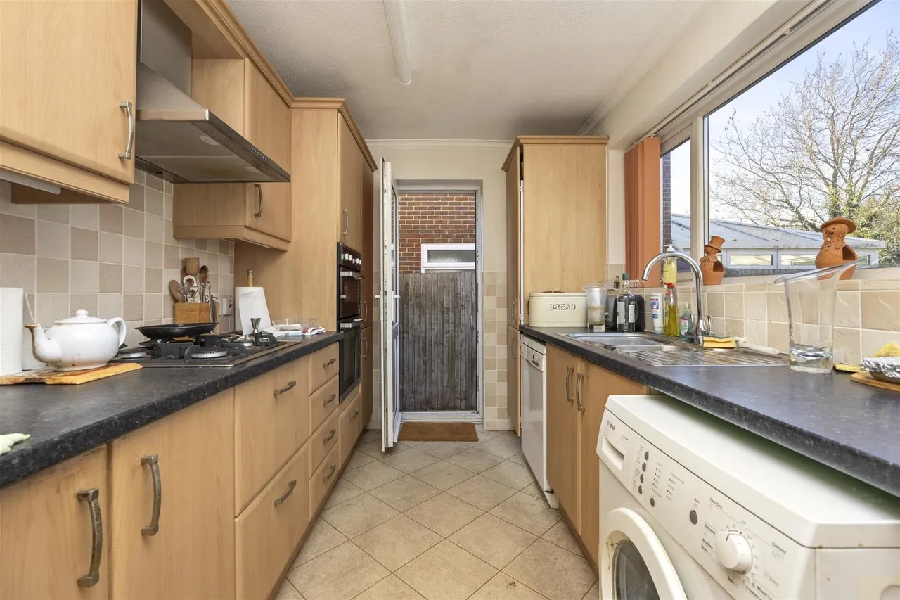Cumberland Avenue, Goring By Sea, Worthing, photo 10
