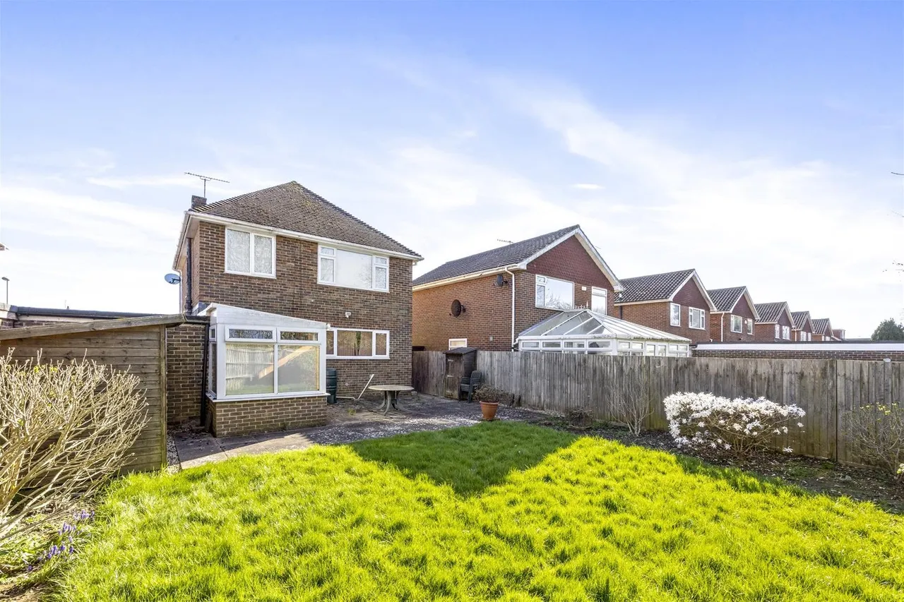 Cumberland Avenue, Goring By Sea, Worthing, photo 17