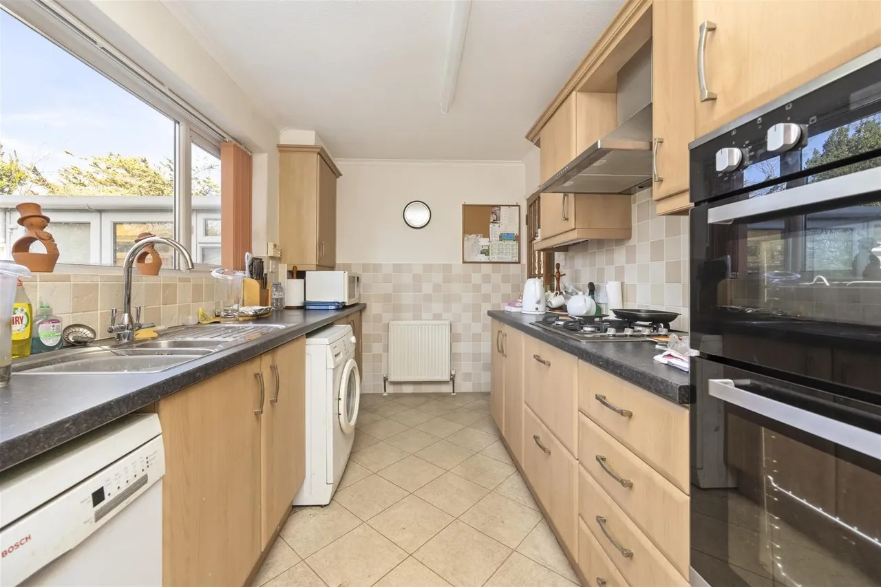 Cumberland Avenue, Goring By Sea, Worthing, photo 11