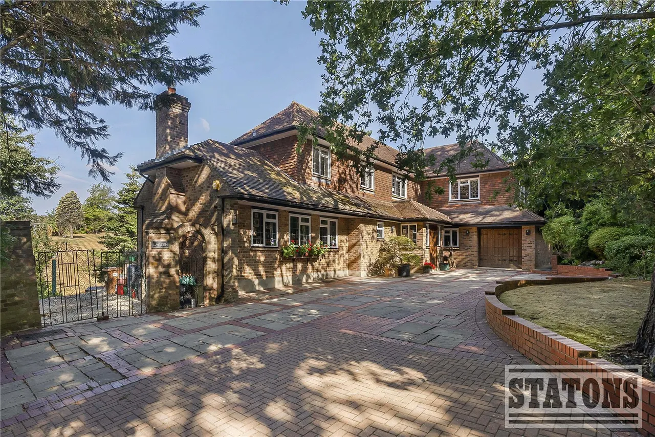 Vineyards Road, Northaw, Hertfordshire, EN6 4PH, photo 2