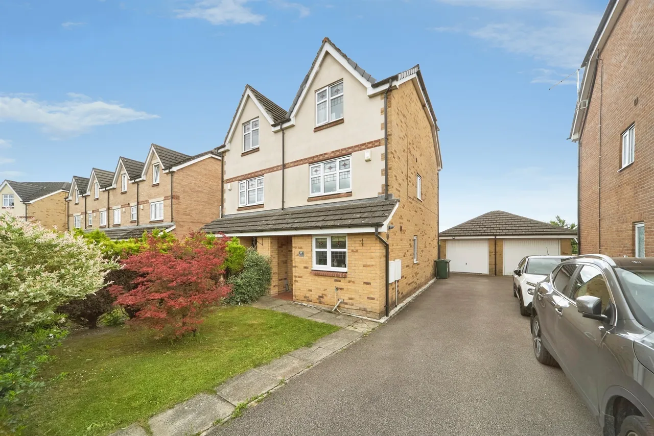 4 bed house for sale — Forestdale Way, Shipley