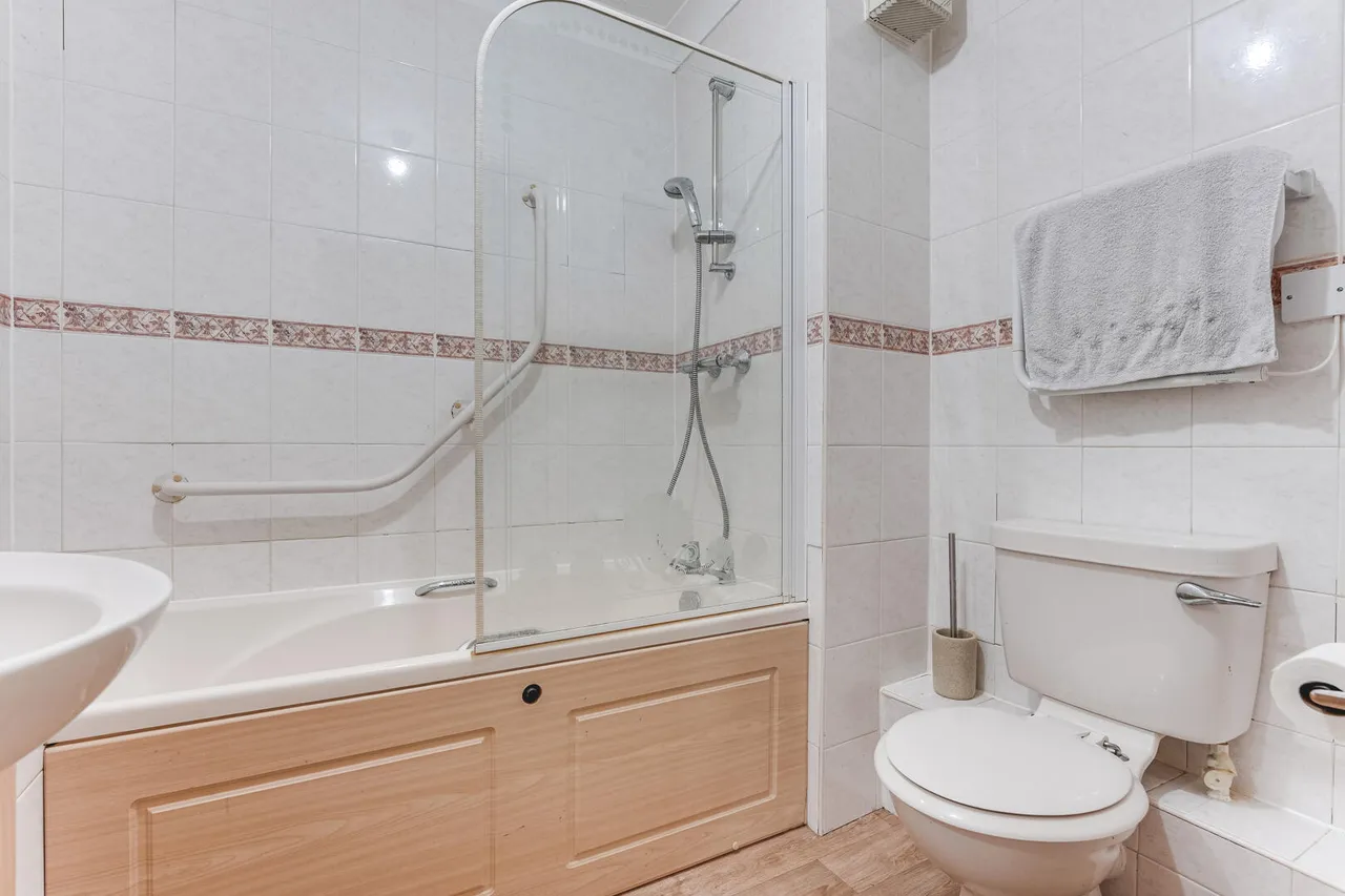Hertford Road, Enfield, EN3, photo 12