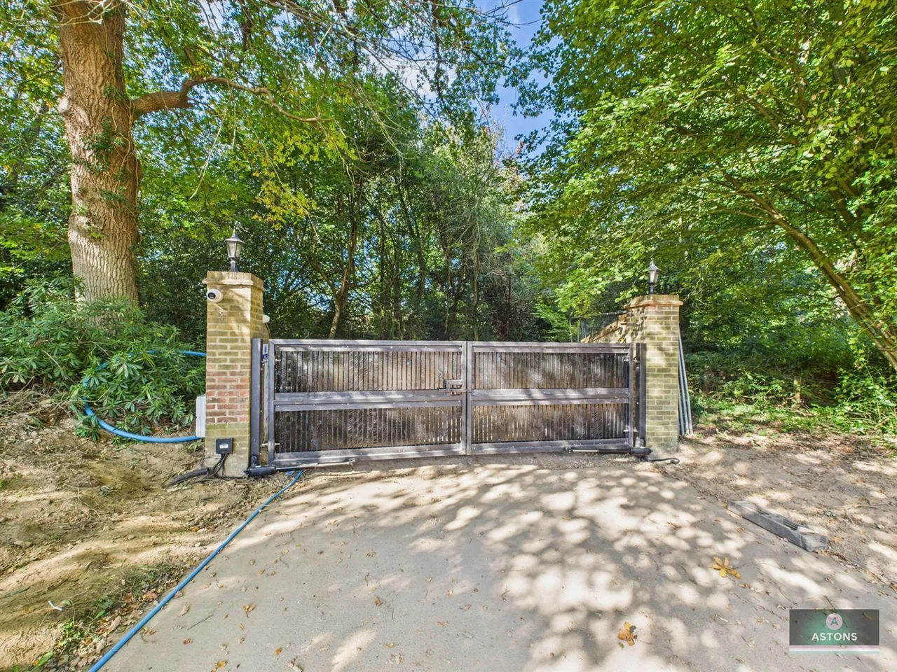 Old Hollow, Worth, photo 3
