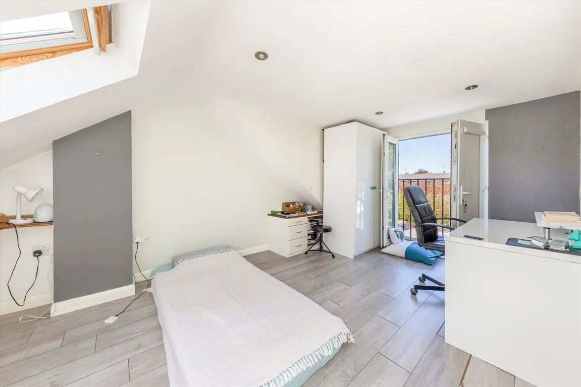 Beech Way, TW2, photo 6