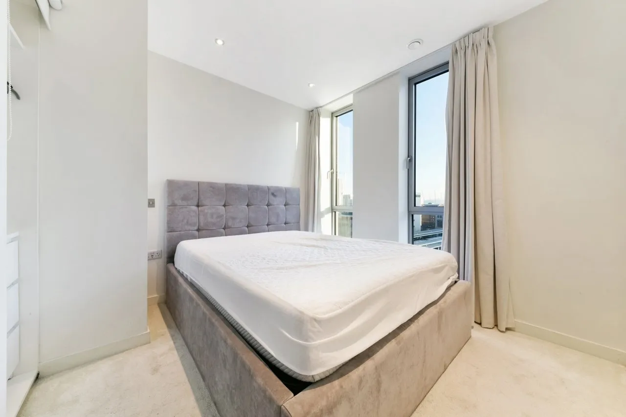 Pan Peninsula Square, Canary Wharf, E14, photo 4