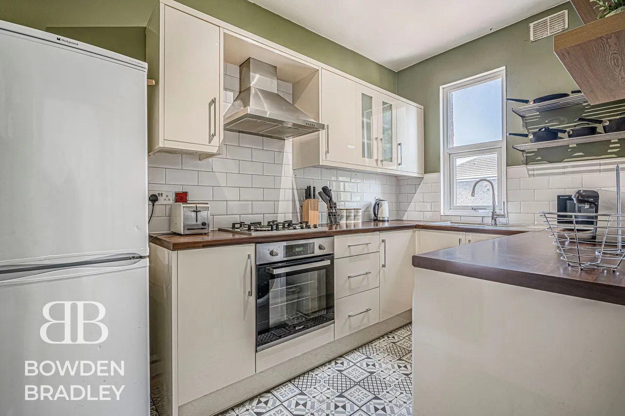 Redcliffe Gardens, Ilford, IG1, photo 5