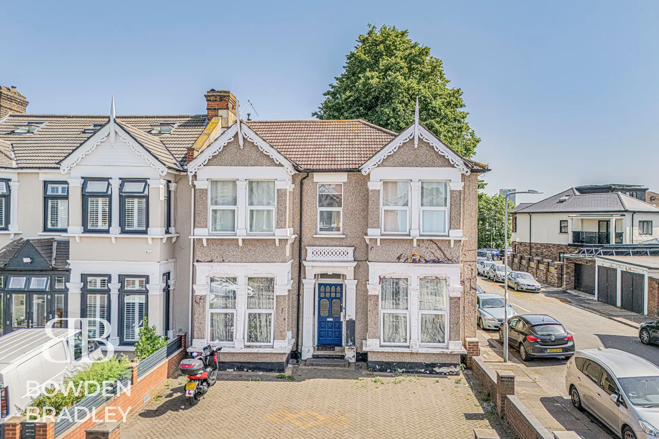 2 bed flat for sale — Redcliffe Gardens, Ilford, IG1