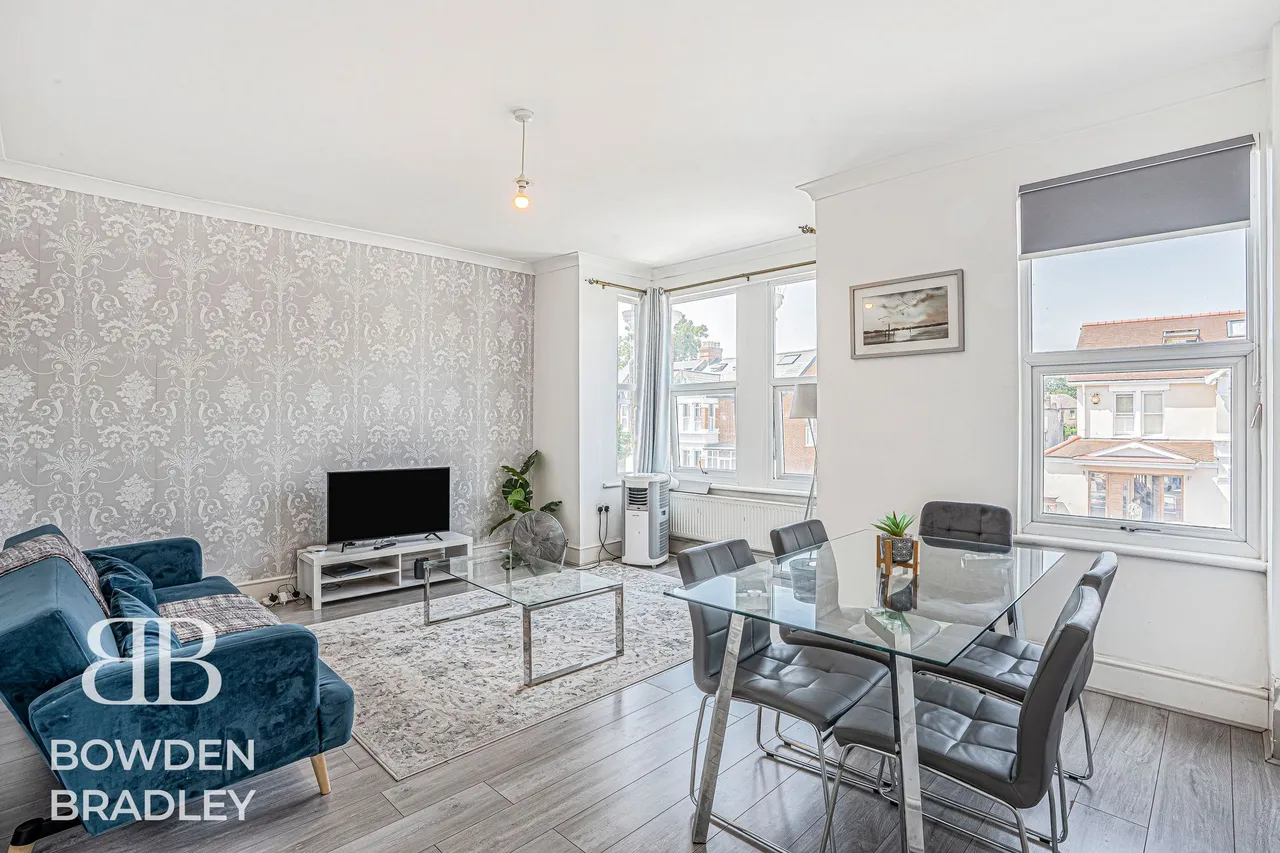 Redcliffe Gardens, Ilford, IG1, photo 4