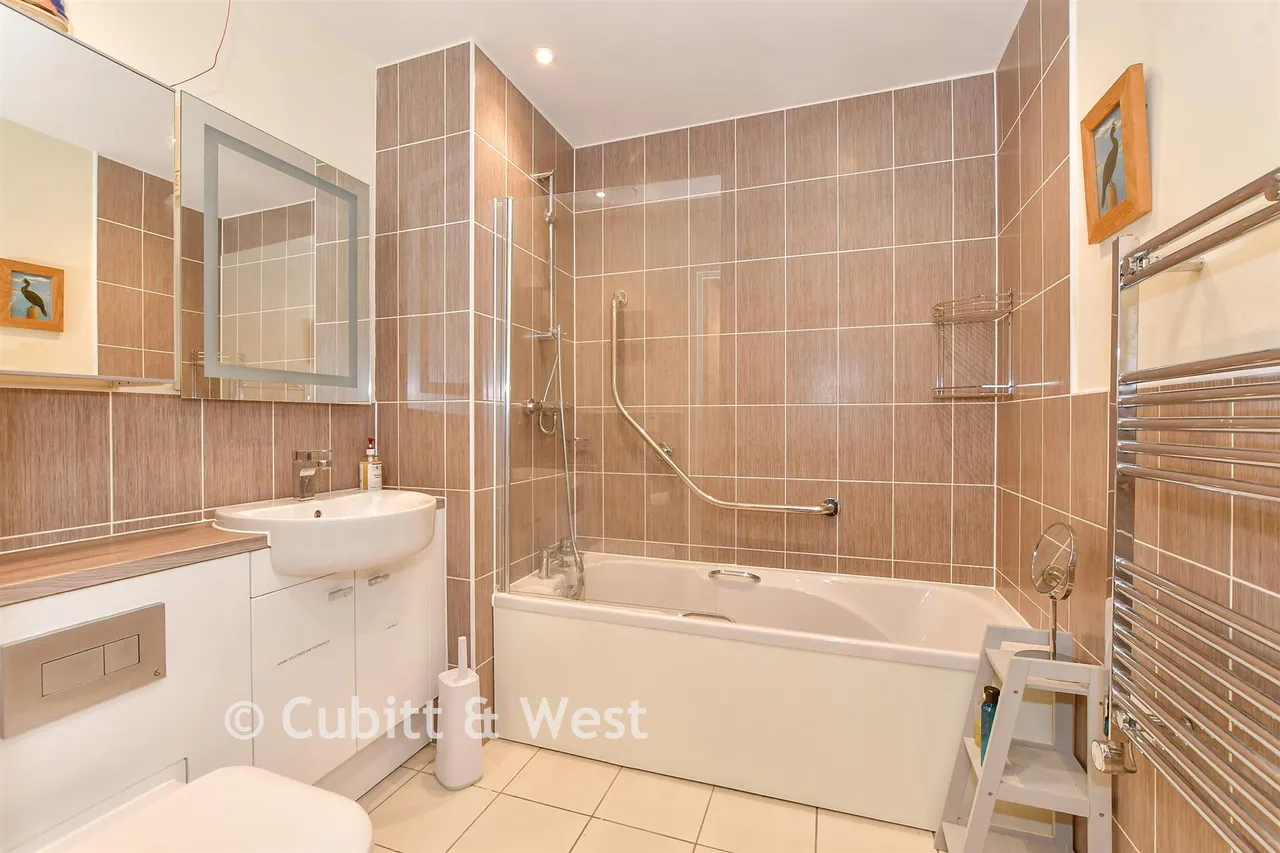 St. Margaret's Way, Midhurst, GU29, photo 7