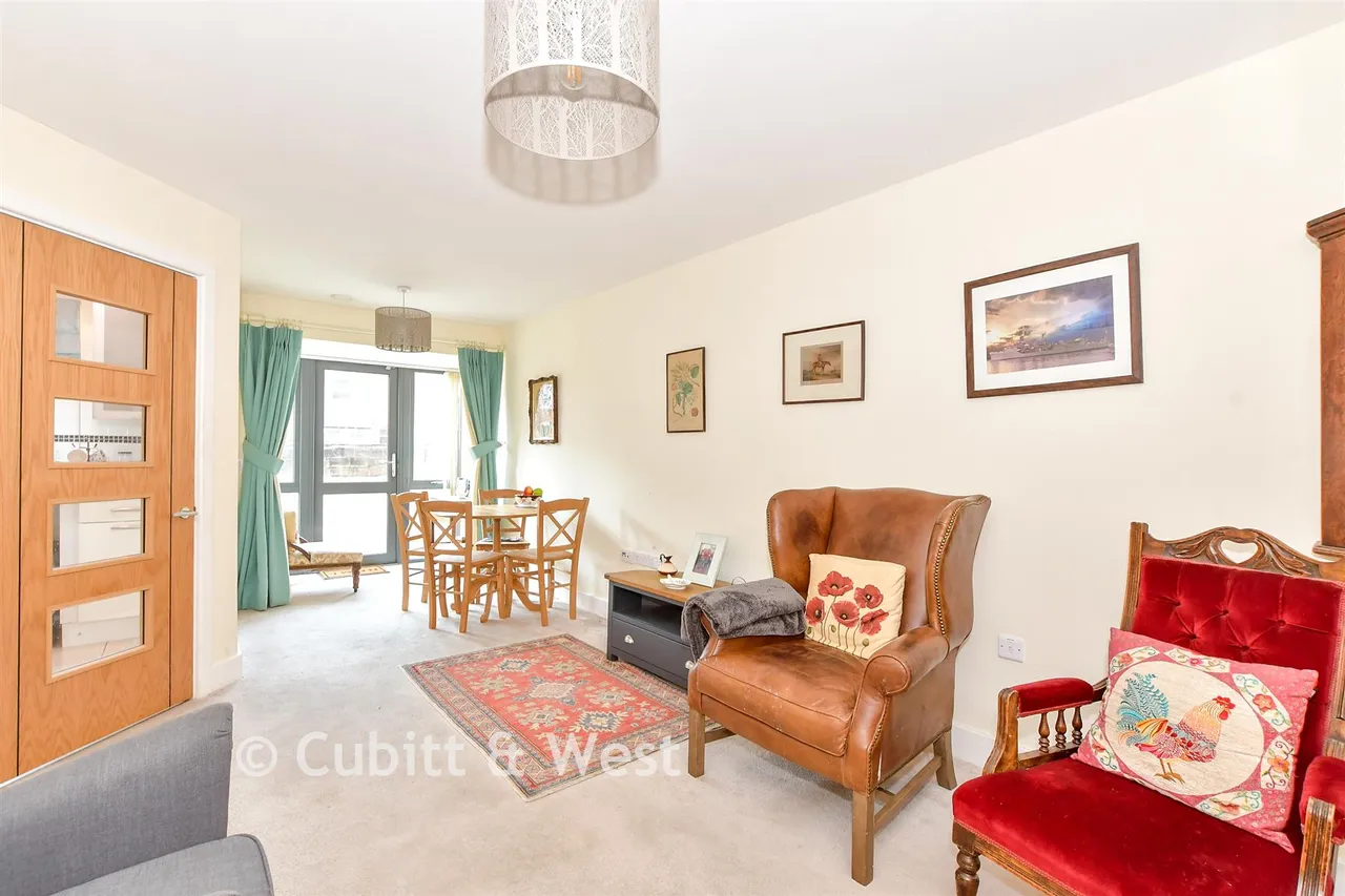 St. Margaret's Way, Midhurst, GU29, photo 3