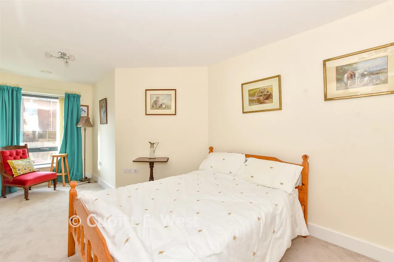 St. Margaret's Way, Midhurst, GU29, photo 6