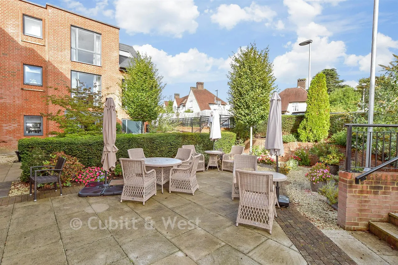 St. Margaret's Way, Midhurst, GU29, photo 10