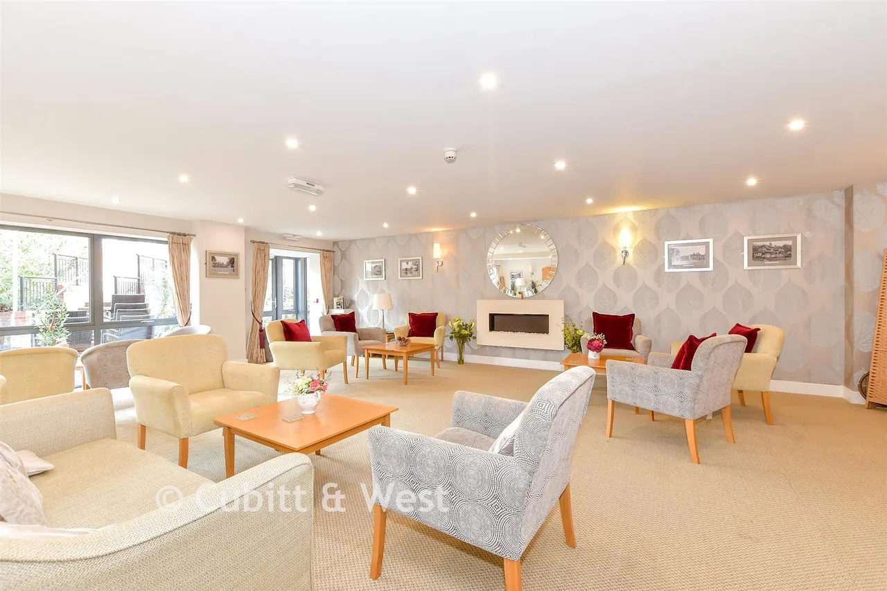 St. Margaret's Way, Midhurst, GU29, photo 11
