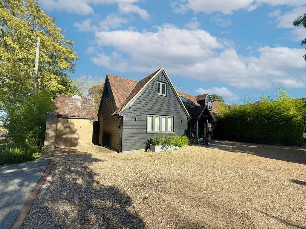 The Big Little Shack & Cozy Cottage, Crafton, LU7, photo 4