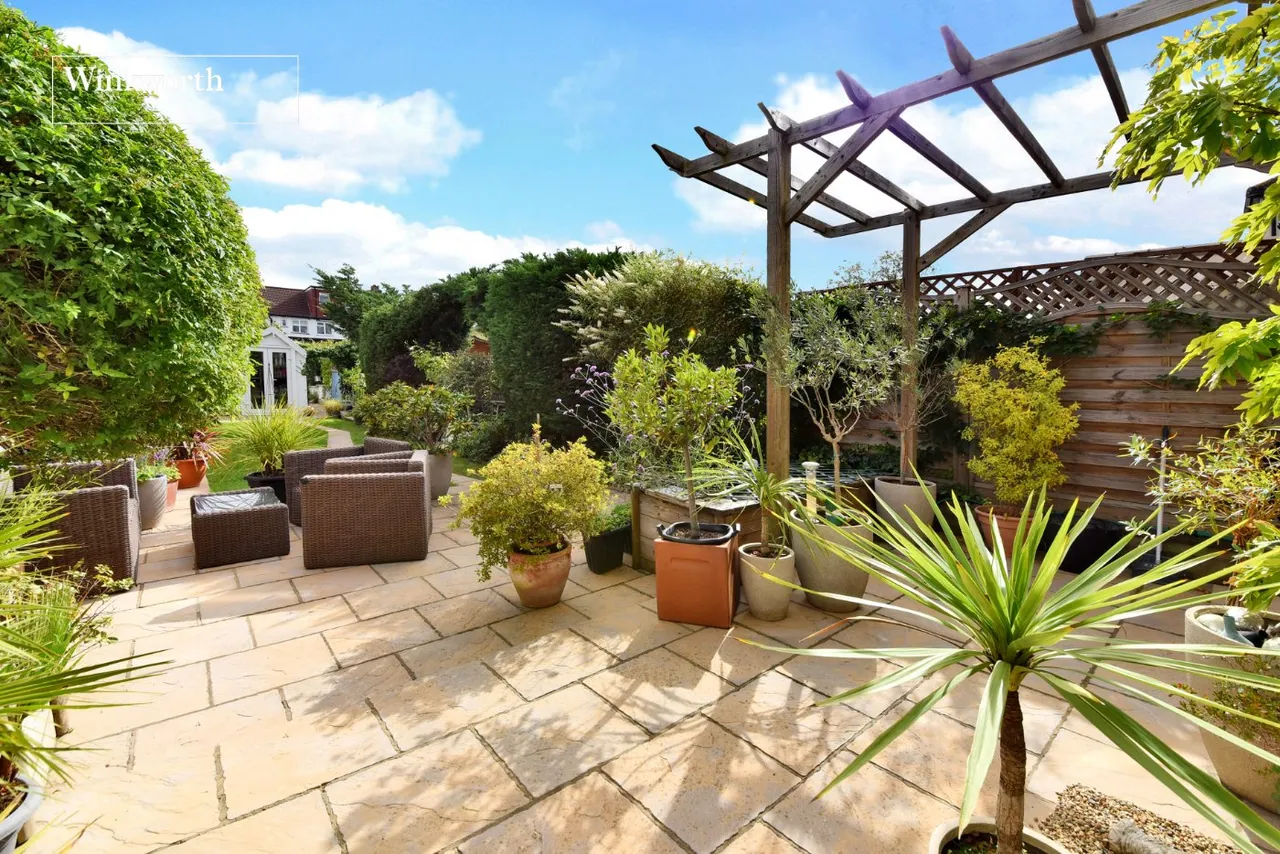 Priory Crescent, Cheam, SM3, photo 19