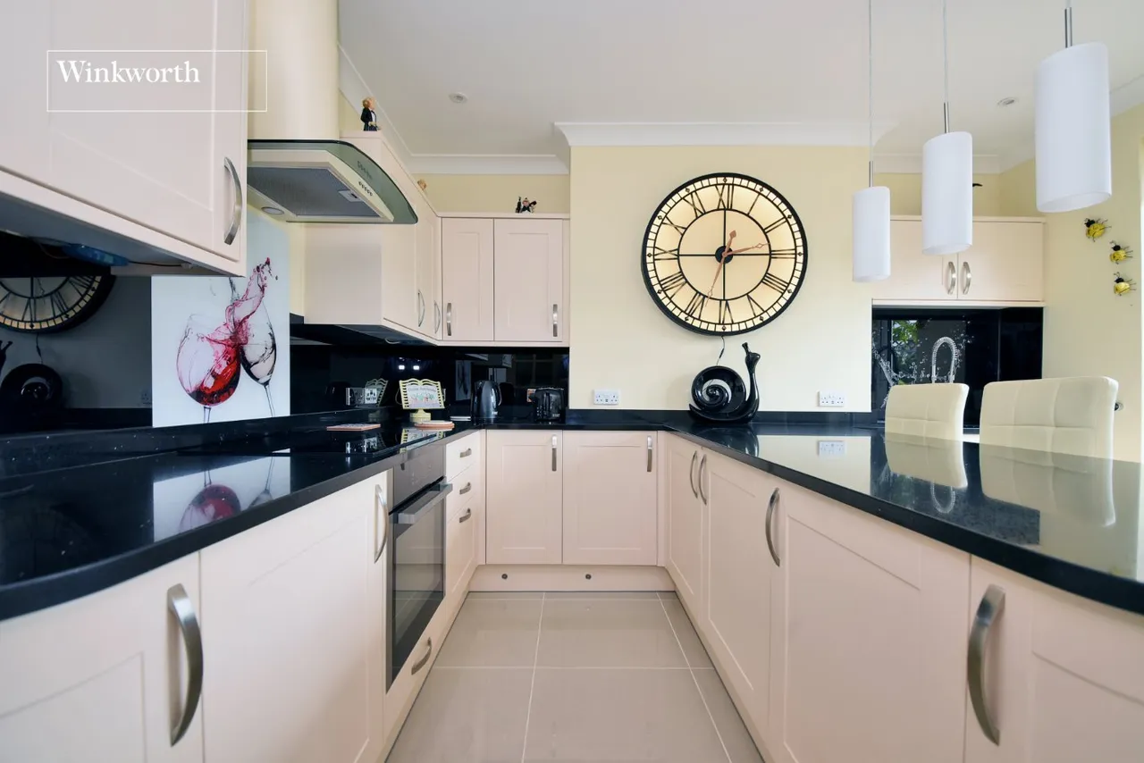 Priory Crescent, Cheam, SM3, photo 7