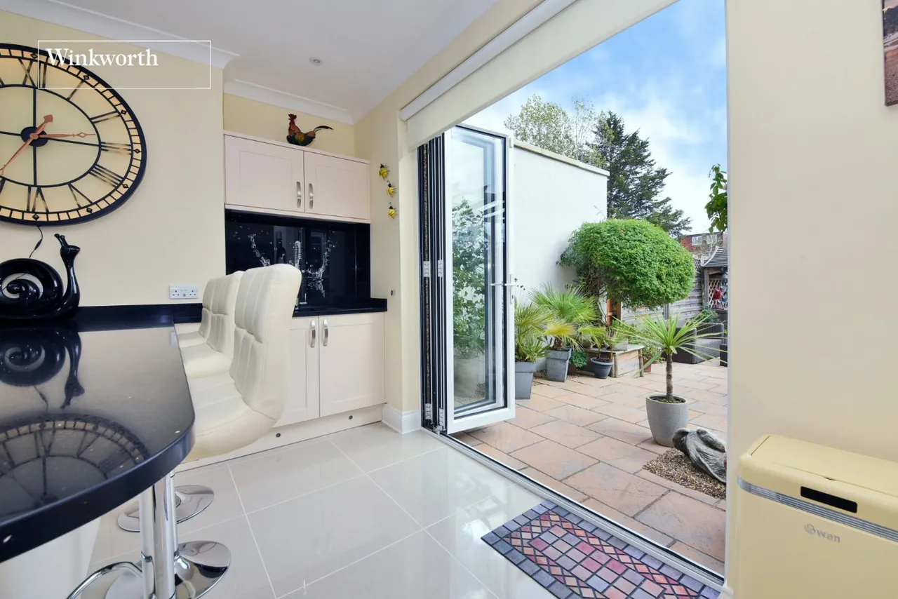 Priory Crescent, Cheam, SM3, photo 8