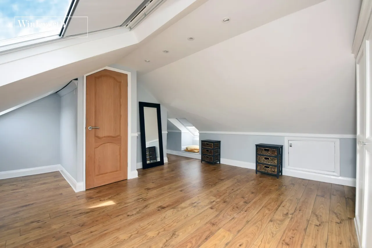 Priory Crescent, Cheam, SM3, photo 14