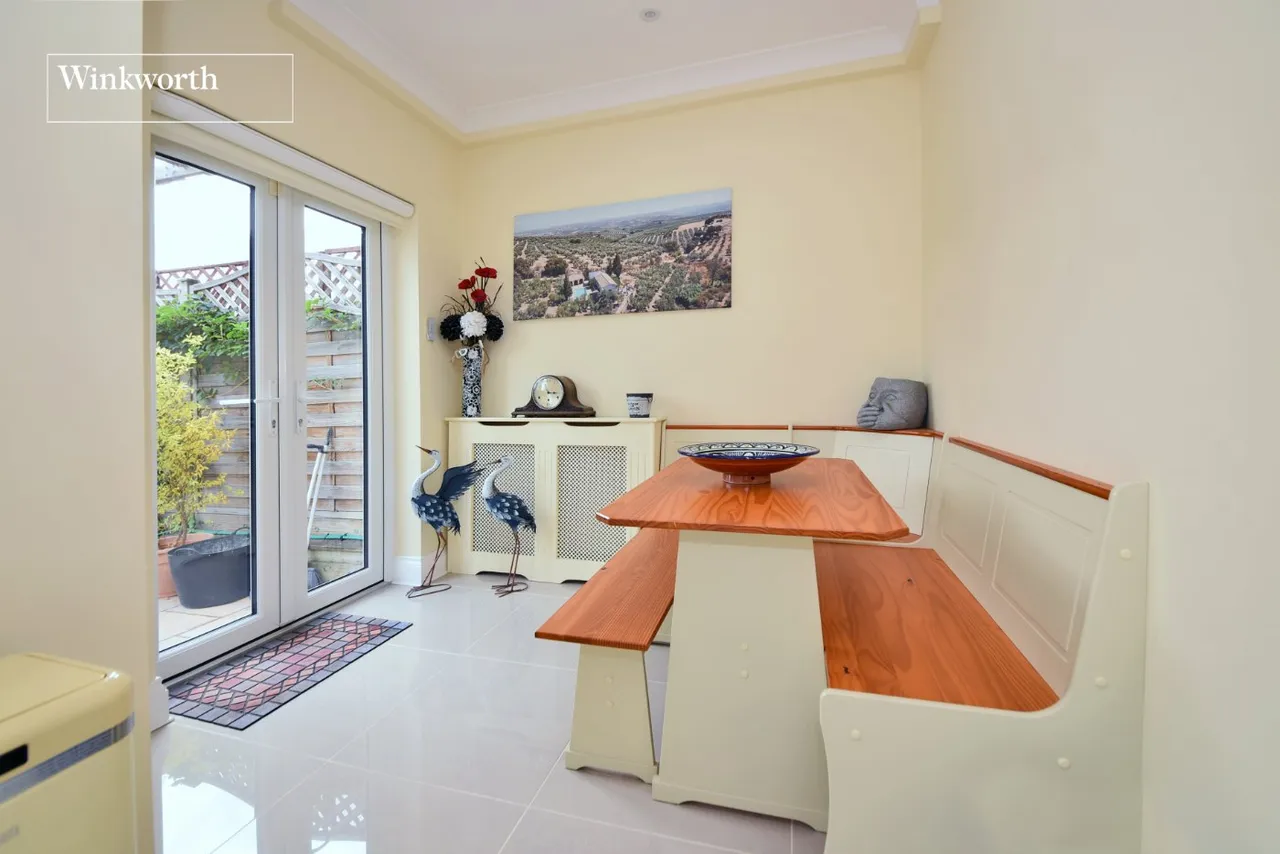 Priory Crescent, Cheam, SM3, photo 5