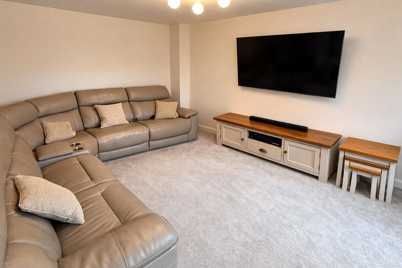 Dawes Way, Hednesford, Cannock, Staffordshire, WS12, photo 4