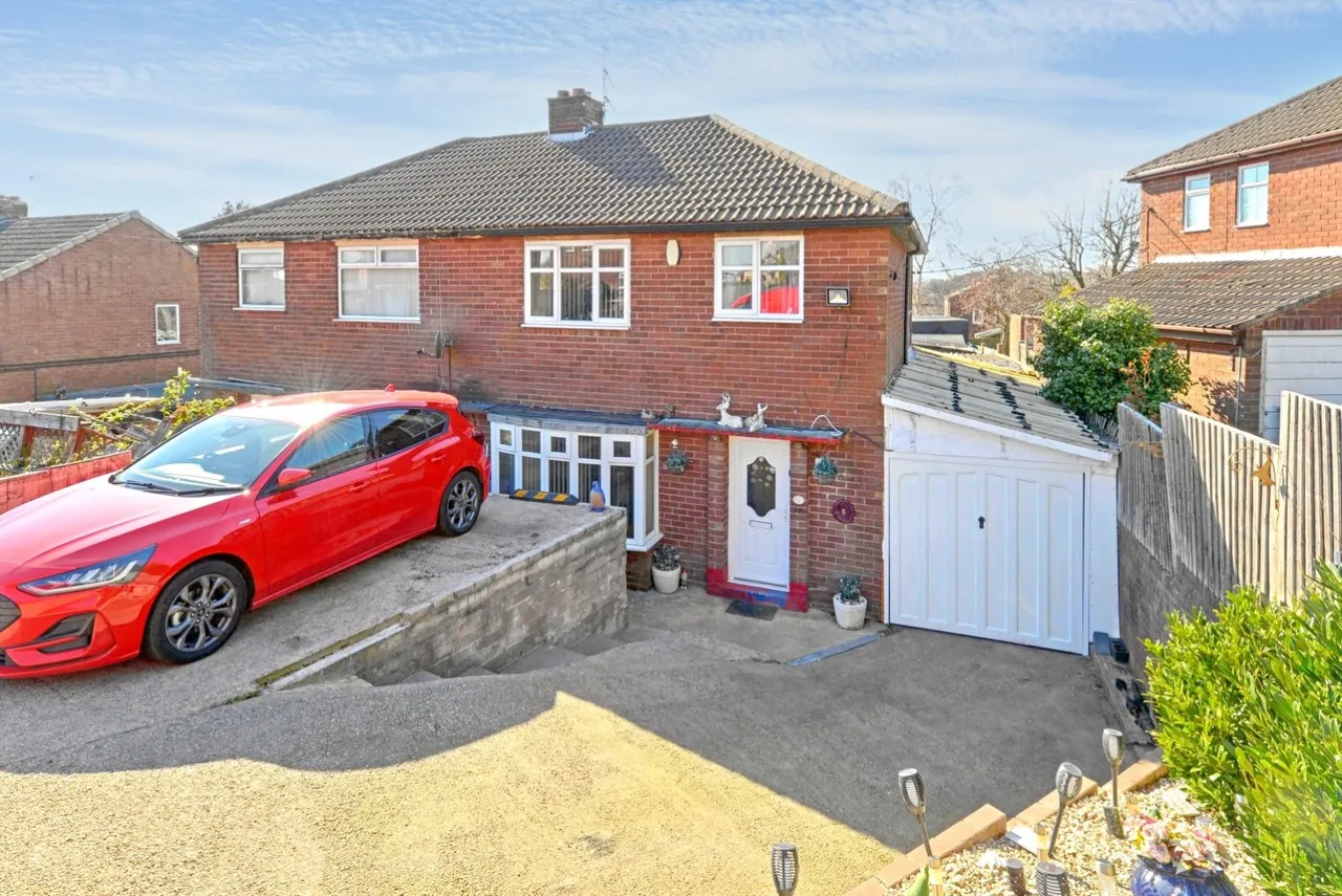 3 bed house for sale — Grange Road, Ketley Bank, Telford TF2 0AY
