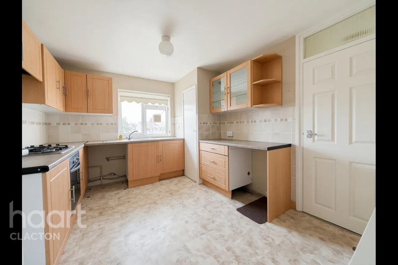 Walton Road, Walton On The Naze, CO14, photo 4