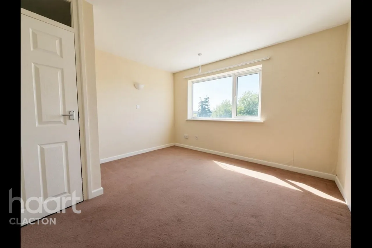 Walton Road, Walton On The Naze, CO14, photo 6