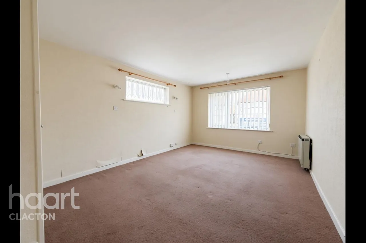 Walton Road, Walton On The Naze, CO14, photo 5