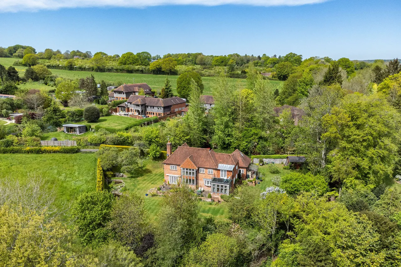 Wellhouse Road, Beech, GU34, photo 2
