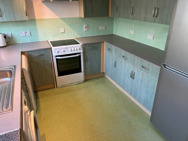 Howards Grove, SO15, photo 5