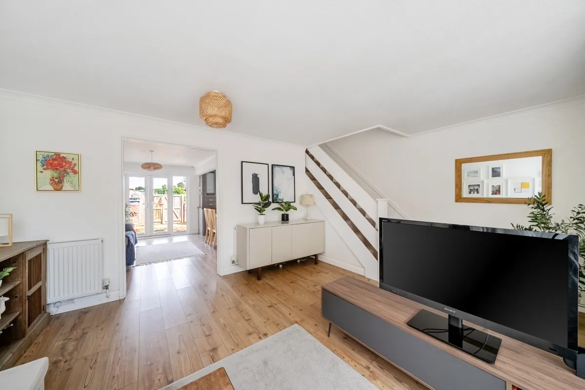 Buckingham Gardens, West Molesey KT8, photo 9