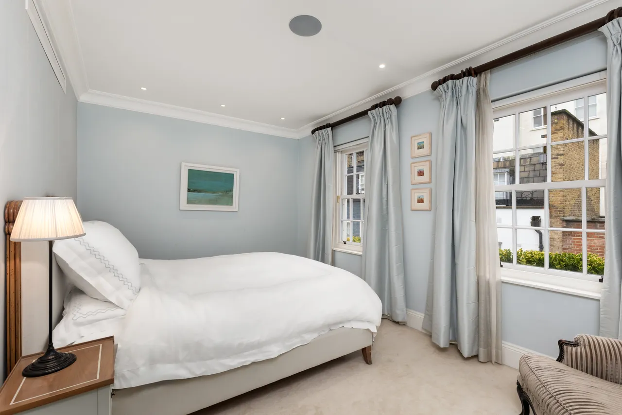 Shepherd Street, Mayfair, W1J, photo 3