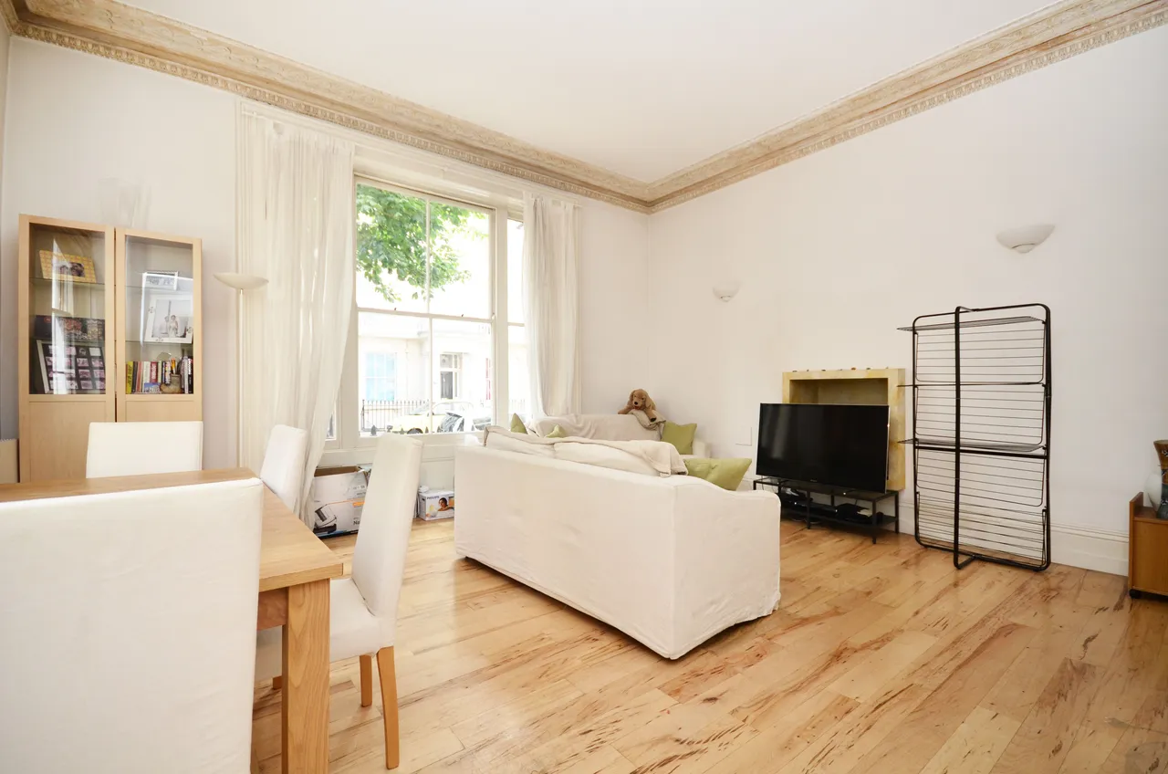 1 bed flat to rent — Raised Ground Floor Flat, 69 Gloucester Street, London