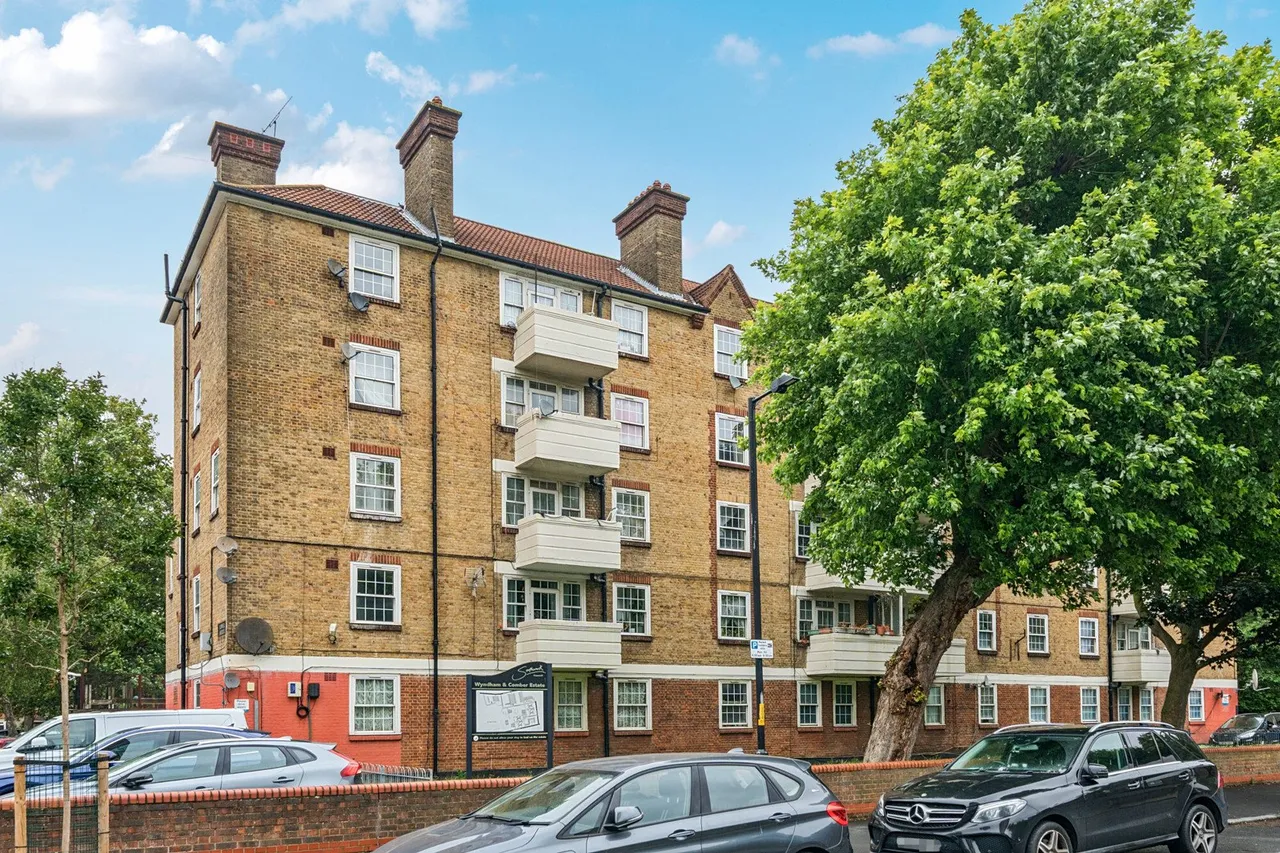 3 bed flat for sale — Wyndham Estate, SE5