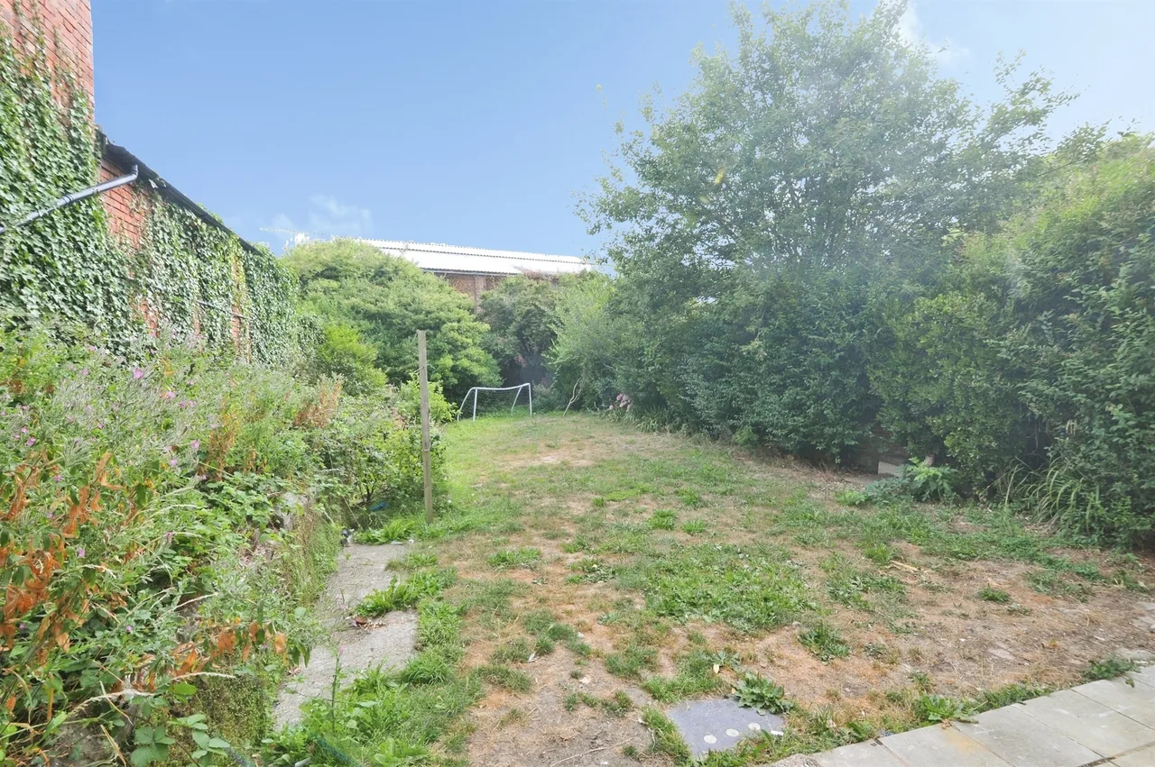Bexhill Road, St. Leonards-On-Sea, photo 12