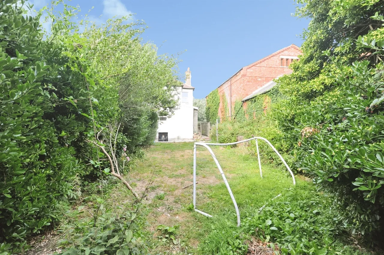 Bexhill Road, St. Leonards-On-Sea, photo 11