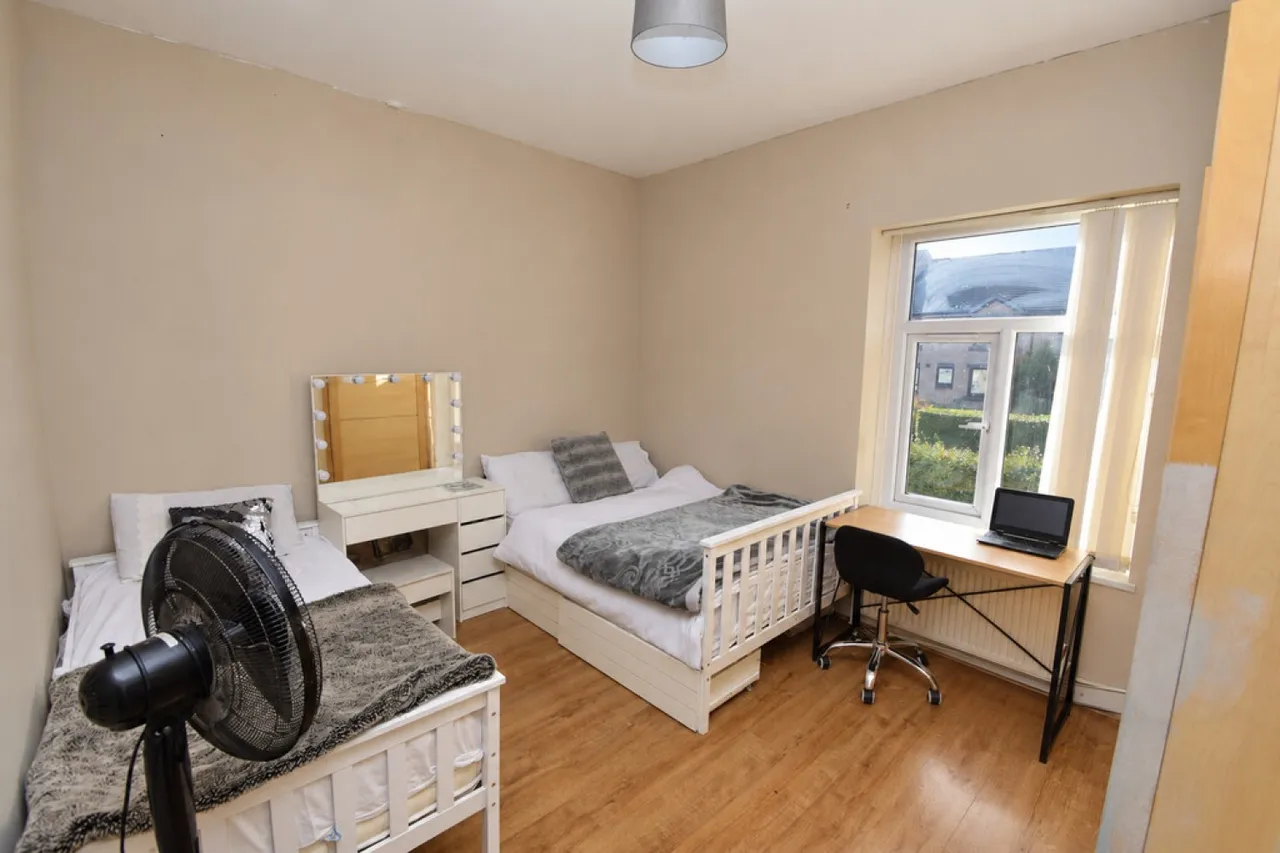 Keighley, BD21, photo 8